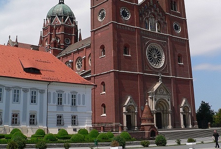 Uočnica svetkovine Petrova u đakovačkoj katedrali - Vijesti - Novi Radio, Đakovo