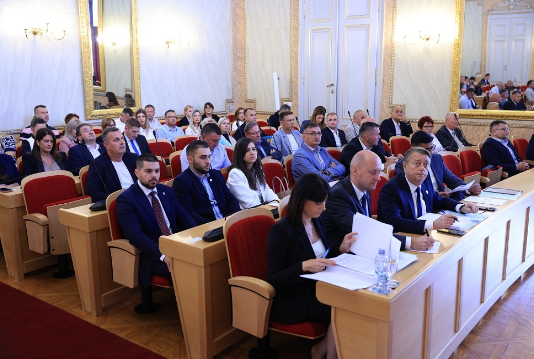 Na Skupštini o gospodarenju otpadom, stipendijama, obrazovanju i projektima za građane - Novi Radio, Đakovo