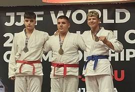 Mladi borci  Ju jitsu kluba Factory okitili se medaljama - Sport - Novi Radio, Đakovo
