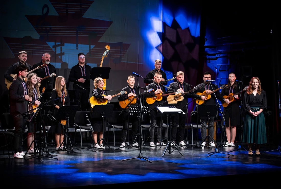 Tamburaški orkestar Rapsodija nastupio na međunarodnom festivalu u Sarajevu - Novi Radio, Đakovo