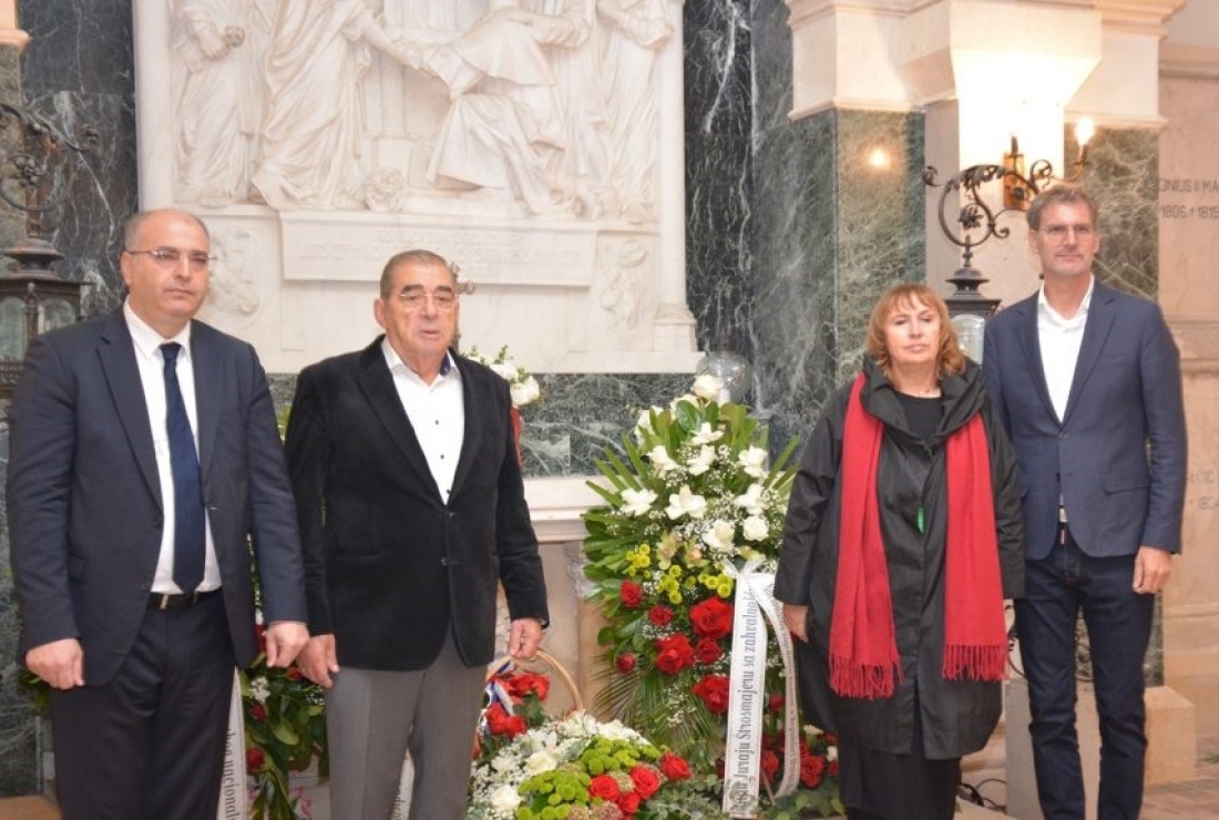 Đakovo: Nacionalna zajednica Bugara pohodila grob biskupa Strossmayera - Novi Radio, Đakovo
