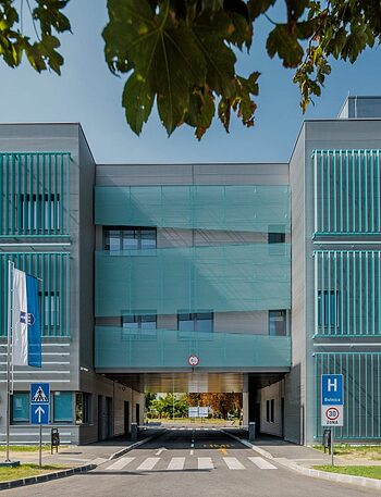 Zabrana posjeta bolesnicima na jedinicama intenzivnog liječenja KBC Osijek - Vijesti - Novi Radio, Đakovo