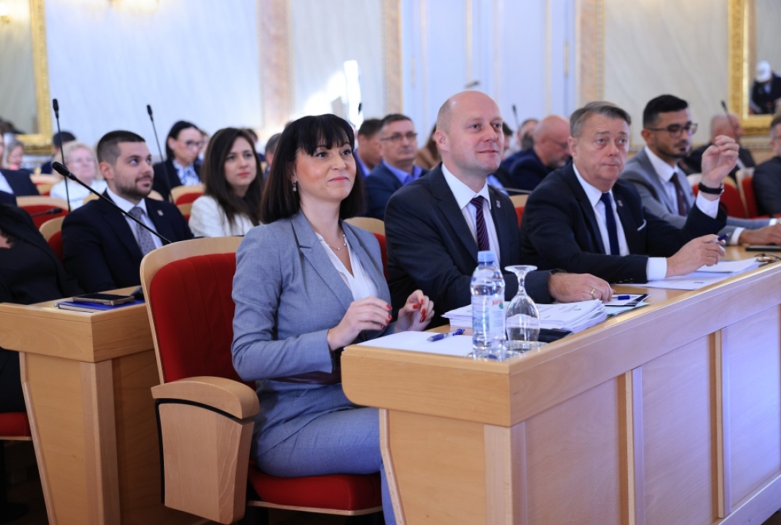 Skupština OBŽ: Širenje panike sigurno nije briga za zdravlje građana - Novi Radio, Đakovo